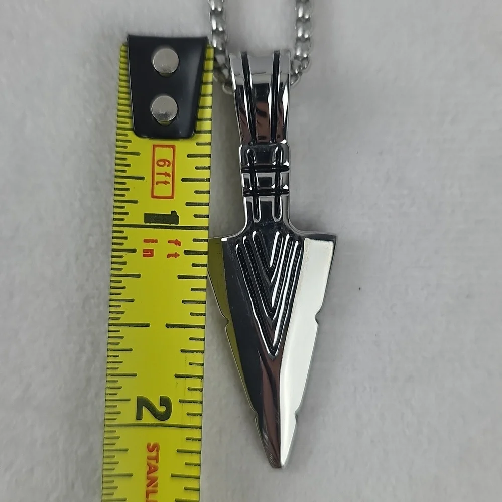 NWT Silver Arrowhead Spear Pendant Necklace 21